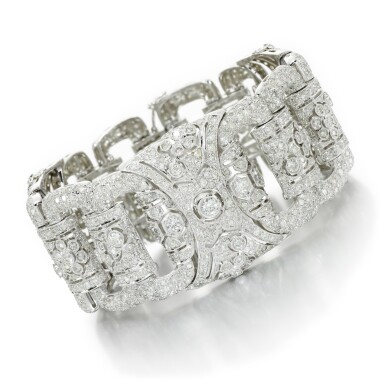 View full screen - View 1 of Lot 124. DIAMOND BRACELET.