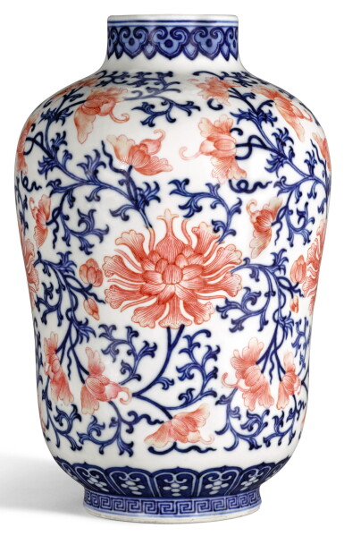 View full screen - View 1 of Lot 268. AN UNDERGLAZE-BLUE AND PUCE-ENAMELLED 'PEONY' VASE QIANLONG SEAL MARK | 青花胭脂紅彩纏枝牡丹紋瓶 《大清乾隆年製》款.