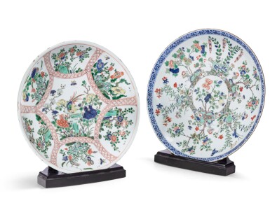 View full screen - View 1 of Lot 54. Two large famille-verte dishes Qing dynasty, Kangxi period | 清康熙 五彩花石紋大盤兩件.