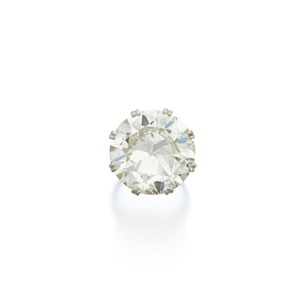 View full screen - View 1 of Lot 560. Diamond ring, early 20th-century.
