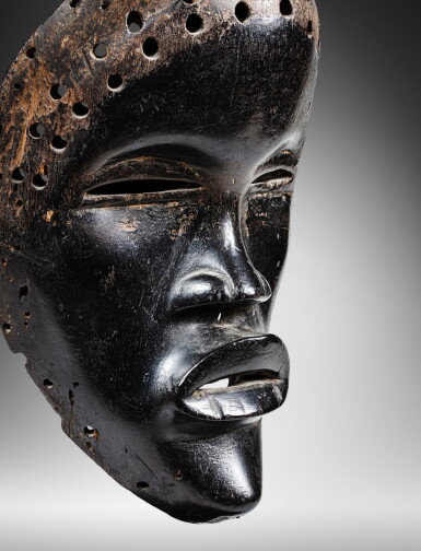 View full screen - View 1 of Lot 33. Masque, Dan, Côte d’Ivoire | Dan Mask, Côte d’Ivoire.