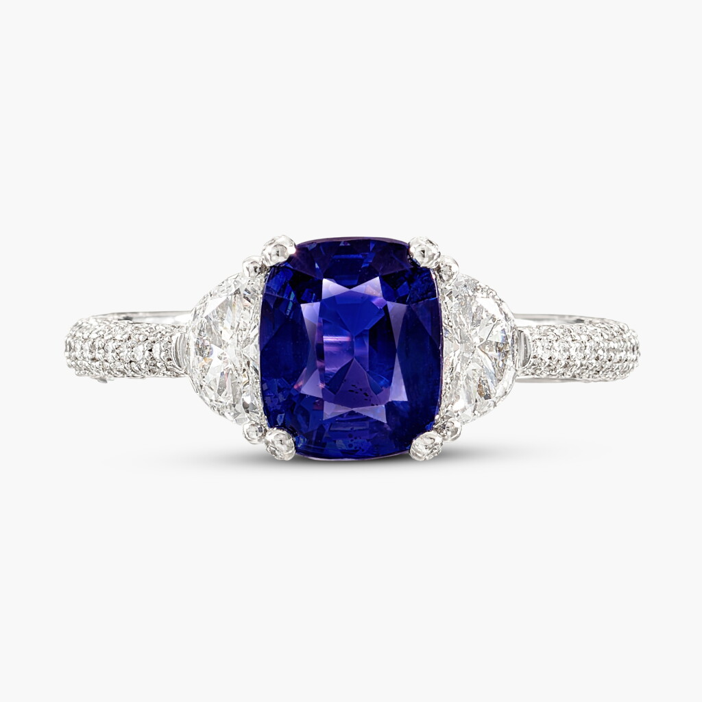 View full screen - View 1 of Lot 1363. Colour Change Sapphire and Diamond Ring | 2.51克拉 天然 未經加熱色變藍寶石 配 鑽石 戒指 .