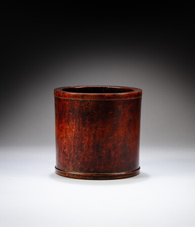 View full screen - View 1 of Lot 3. A 'huanghuali' brushpot, late Ming – early Qing dynasty, 17th century | 明末清初 十七世紀 黃花梨筆筒.