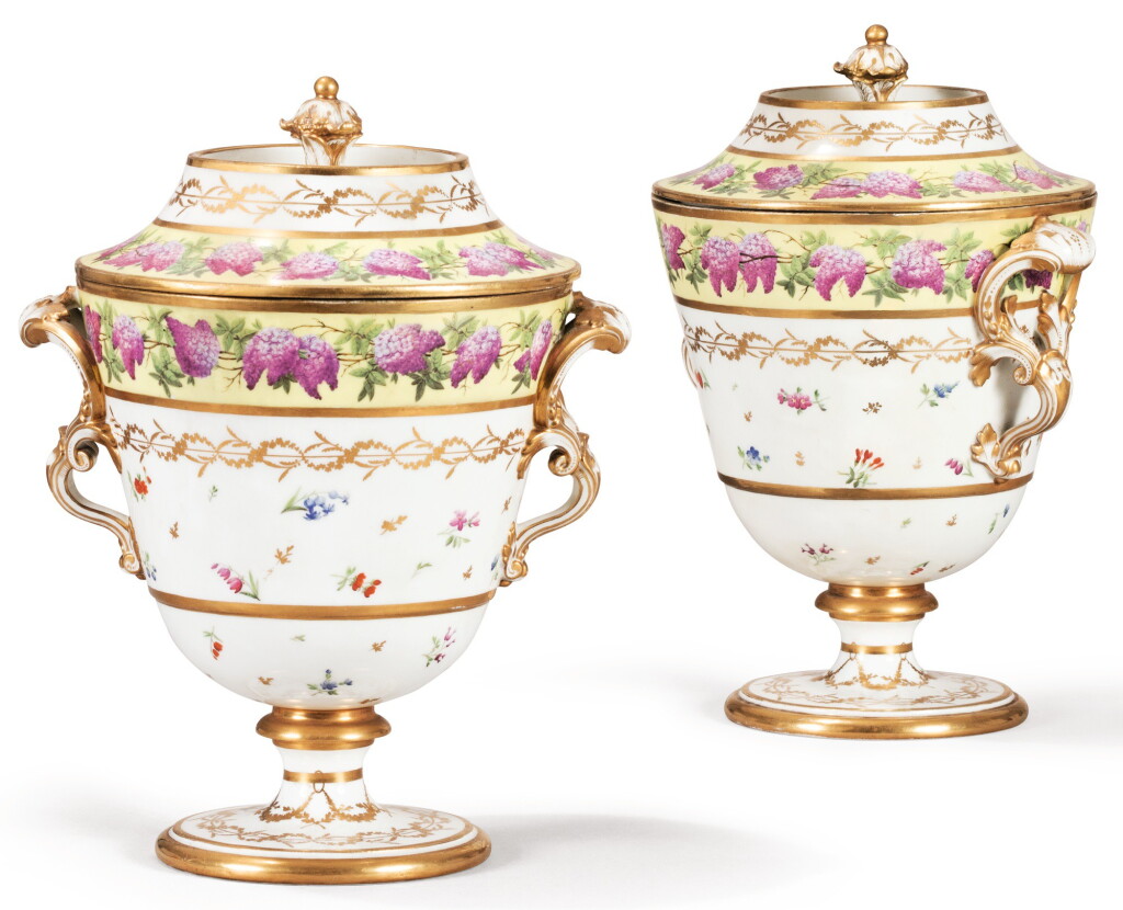 View full screen - View 1 of Lot 136. A PAIR OF PARIS PORCELAIN ICE PAILS, CIRCA 1790 | PAIRE DE SEAUX À GLACE EN PORCELAINE DE PARIS, VERS 1790.