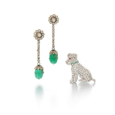 View full screen - View 1 of Lot 53. Emerald and diamond earrings and brooch (Orecchini e spilla in smeraldi e diamanti).