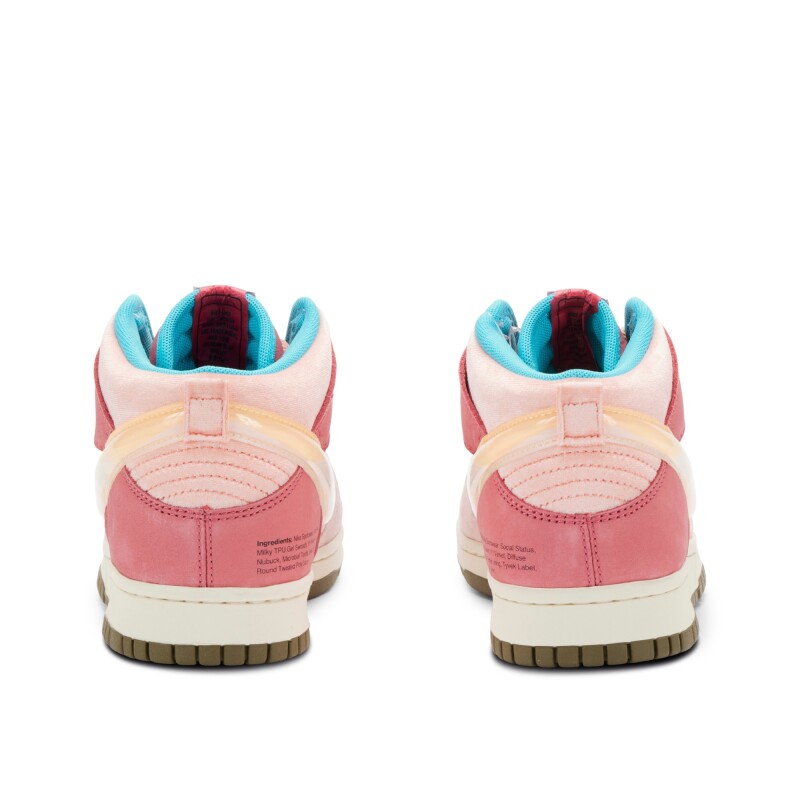 dunk mid strawberry milk