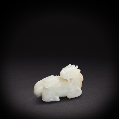 View full screen - View 1 of Lot 3552. A white jade qilin, Qing dynasty, 17th - 18th century | 清十七至十八世紀 白玉麒麟.