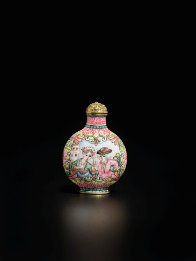 View full screen - View 1 of Lot 64. A rare Beijing enamel 'European subject' snuff bottle, Mark and period of Qianlong | 清乾隆 銅胎北京畫琺瑯西洋人物圖鼻煙壺 《乾隆年製》款.
