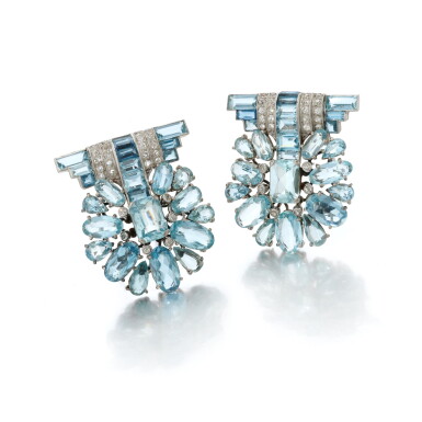 View full screen - View 1 of Lot 28. Pair of aquamarine and diamond clip brooches (Coppia di spille a clip con acquamarine e diamanti).