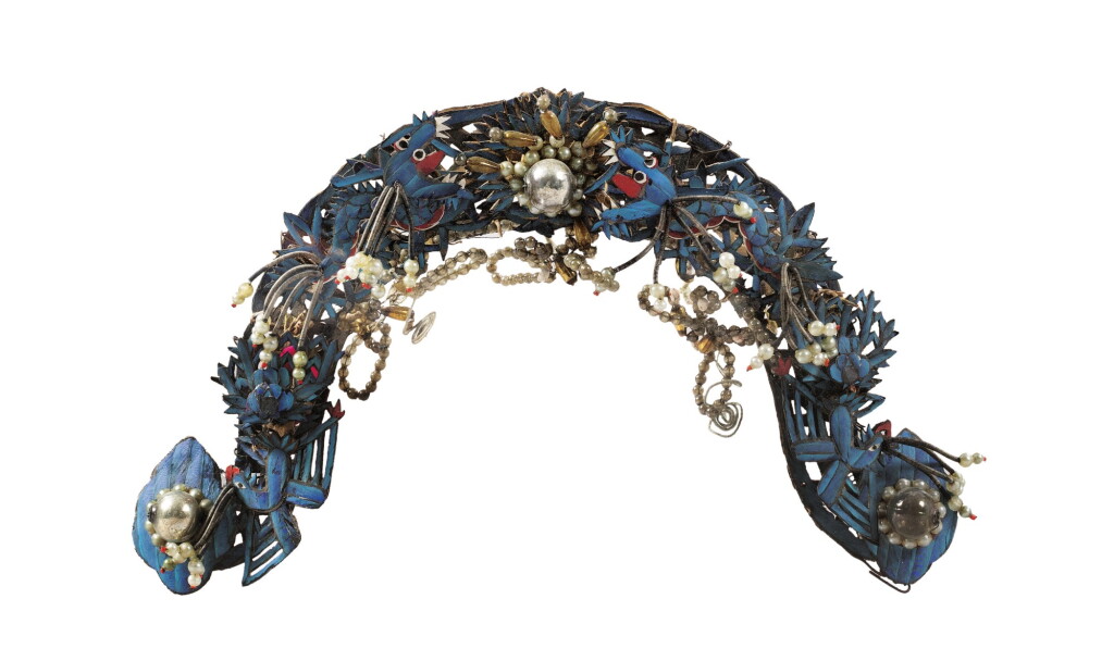 View full screen - View 1 of Lot 382. A rare kingfisher feather and pearl headdress China, Qing Dynasty, 18th-19th century.