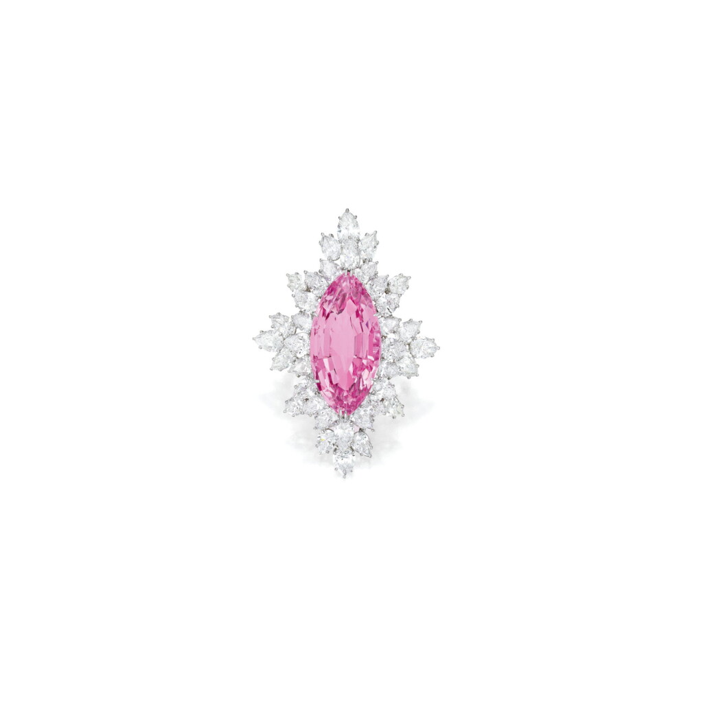 View full screen - View 1 of Lot 482. MORGANITE AND DIAMOND BROOCH, HARRY WINSTON | 摩根石配鑽石別針,海瑞溫斯頓.