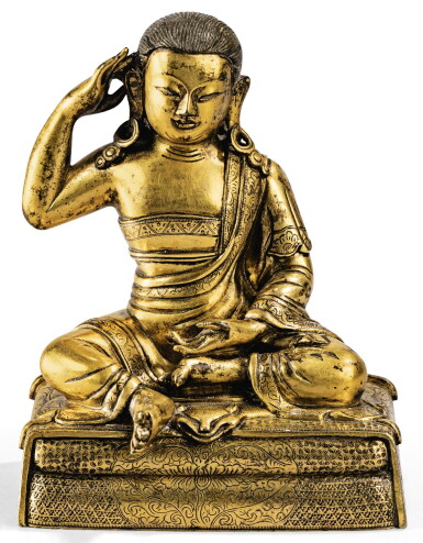 View full screen - View 1 of Lot 26. STATUETTE DE MILAREPA EN BRONZE DORÉ DYNASTIE QING, XVIIIE SIÈCLE | 清十八世紀 鎏金銅密勒日巴坐像 | A small gilt-bronze figure of Milarepa, Qing Dynasty, 18th century.