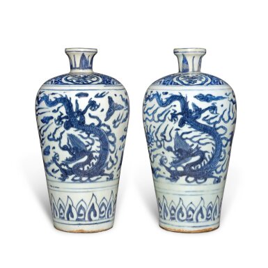 View full screen - View 1 of Lot 623. Two blue and white 'dragon and phoenix' vases, Ming dynasty, Wanli period | 明萬曆 青花龍鳳紋梅瓶一組兩件.