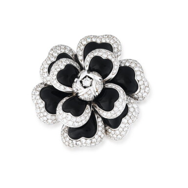 View full screen - View 1 of Lot 856. Chanel | Broche onyx et diamants, "Camélia" | Onyx and diamond brooch, 'Camelia'.