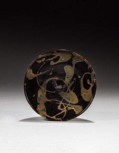 View full screen - View 1 of Lot 59. A splashed 'Jizhou' black-glazed bowl, Southern Song dynasty | 南宋 吉州窰黑地彩繪盌.