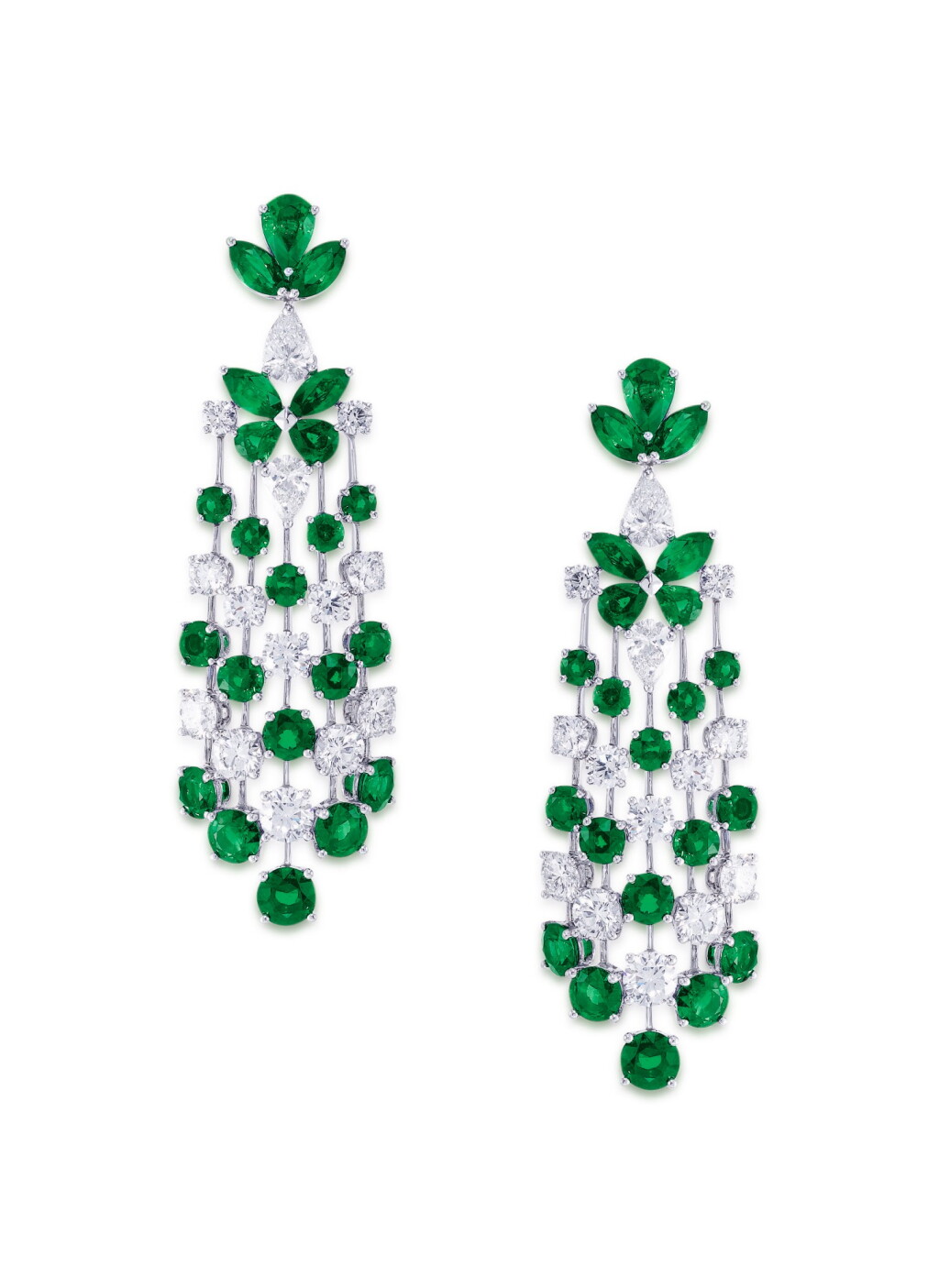View full screen - View 1 of Lot 23. GRAFF | PAIR OF EMERALD AND DIAMOND 'CLASSIC BUTTERFLY' PENDANT-EARCLIPS 格拉夫 | 祖母綠配鑽石吊耳環一對.