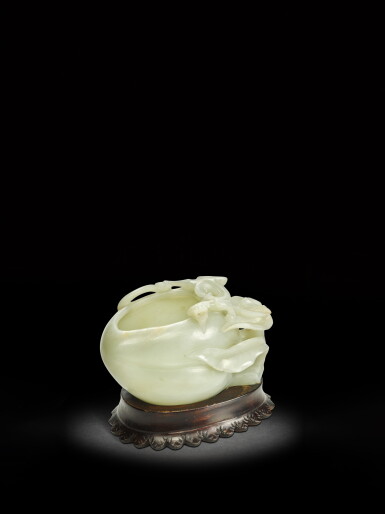 View full screen - View 1 of Lot 4. A pale celadon jade 'peach and chilong' washer, Qing dynasty, Qianlong period | 清乾隆 青白玉螭龍紋桃式洗.