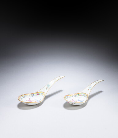 View full screen - View 1 of Lot 174. A pair of famille-rose 'bats and peaches' spoons, Marks and period of Tongzhi | 清同治 粉彩五福紋勺一對 《同治年製》款.