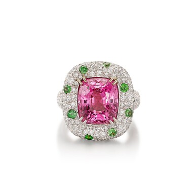 View full screen - View 1 of Lot 248. Spinel, Diamond and Tsavorite Garnet Ring | 9.72克拉 天然「緬甸」未經加熱尖晶石 配 鑽石 及 沙弗莱石 戒指.
