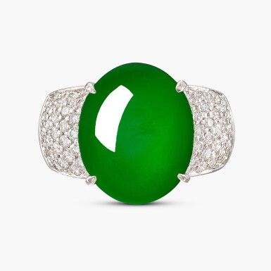 View full screen - View 1 of Lot 1247. Jadeite and Diamond Ring | 天然「緬甸」翡翠 配 鑽石 戒指.