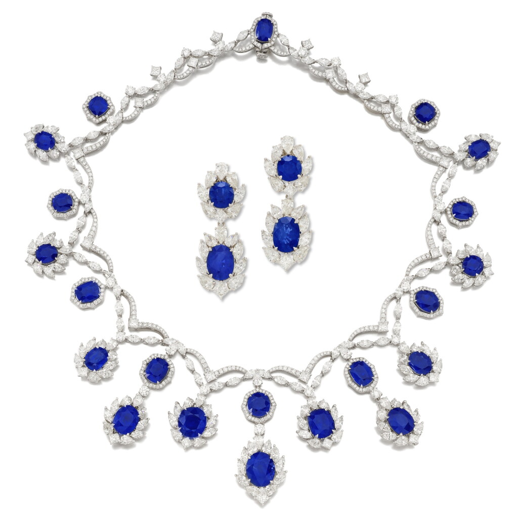View full screen - View 1 of Lot 585. Impressive Sapphire and Diamond Demi-Parure 天然 「緬甸」未經加熱藍寶石 配 鑽石 項鏈 及 耳墜套裝(藍寶石總重91.42克拉).