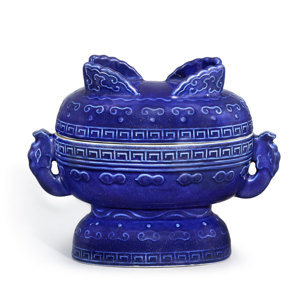 View full screen - View 1 of Lot 402. A blue-glazed altar vessel and cover, gui, Seal marks and period of Jiaqing 清嘉慶 霽藍釉蓋簋 《大清嘉慶年製》款.