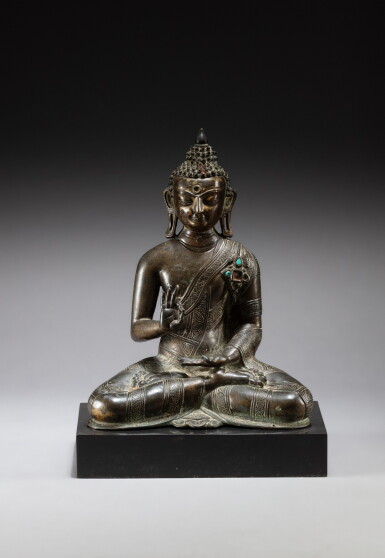 View full screen - View 1 of Lot 60. A rare large bronze figure of Shakyamuni Buddha Tibet, ca. 14th century | 西藏 約十四世紀 銅釋迦牟尼佛坐像.