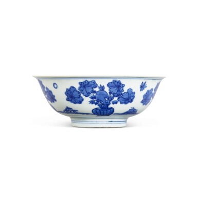 View full screen - View 1 of Lot 5. A blue and white bowl, Late Ming dynasty | 明末 青花花卉紋盌 《貞三字號》款.