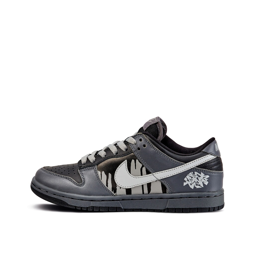 View full screen - View 1 of Lot 8657. Nike Dunk Low 'Stash' with Signed Box | Size 5.