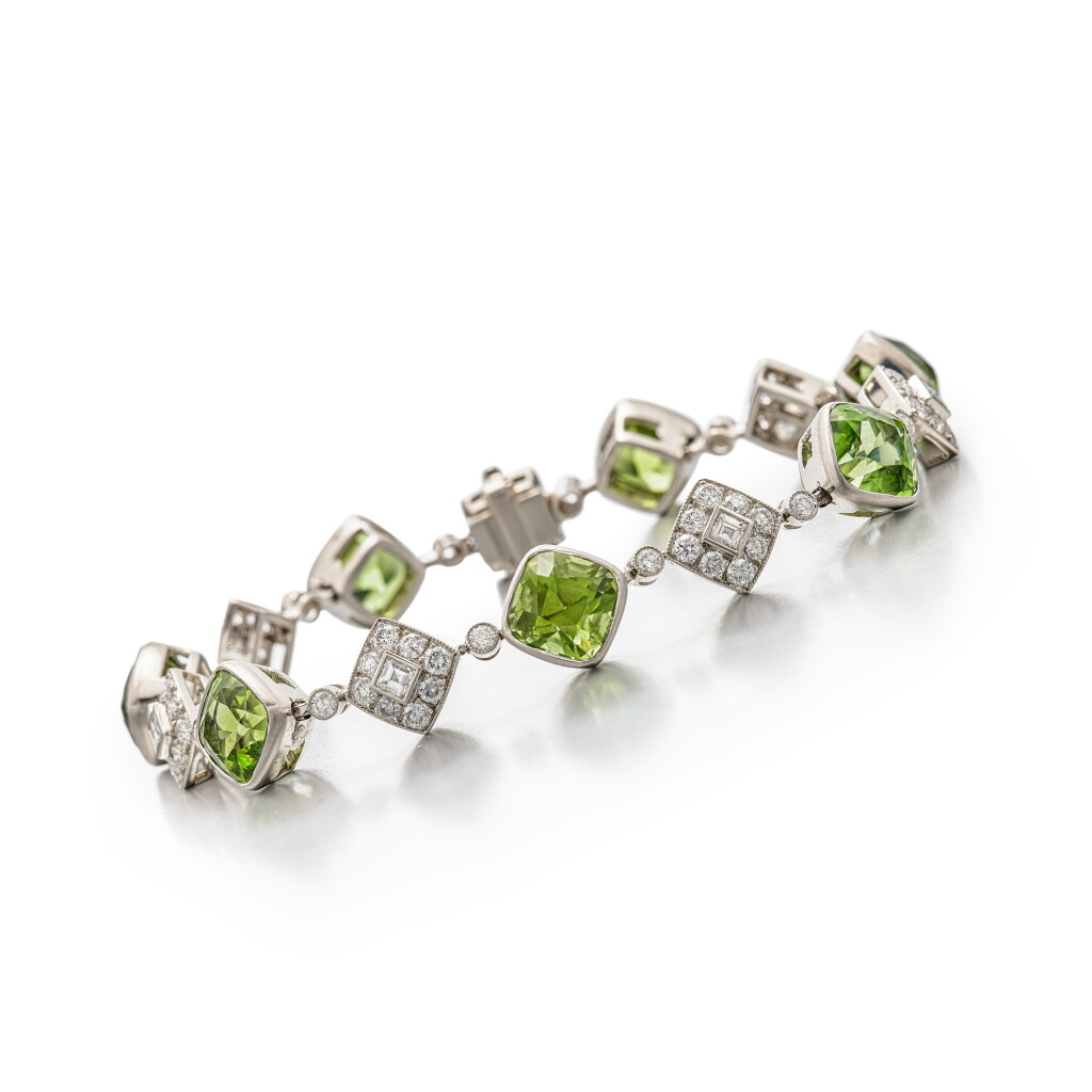 View full screen - View 1 of Lot 1653. Peridot and Diamond Bracelet | 蒂芙尼 | 橄欖石 配 鑽石 手鍊.
