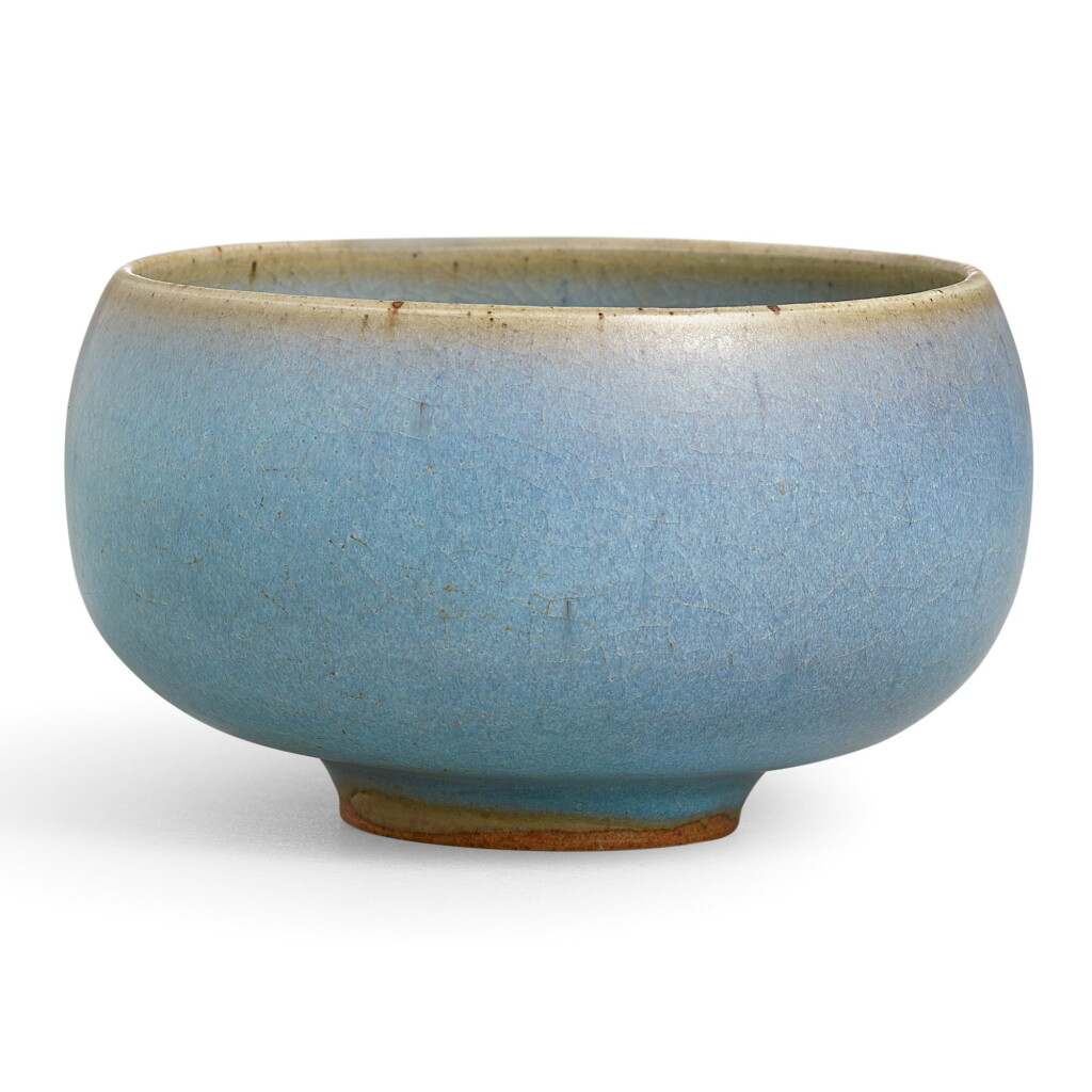 View full screen - View 1 of Lot 91. A JUNYAO LAVENDER-GLAZED CUP SONG – JIN DYNASTY | 宋至金 鈞窰藍釉歛口盃.