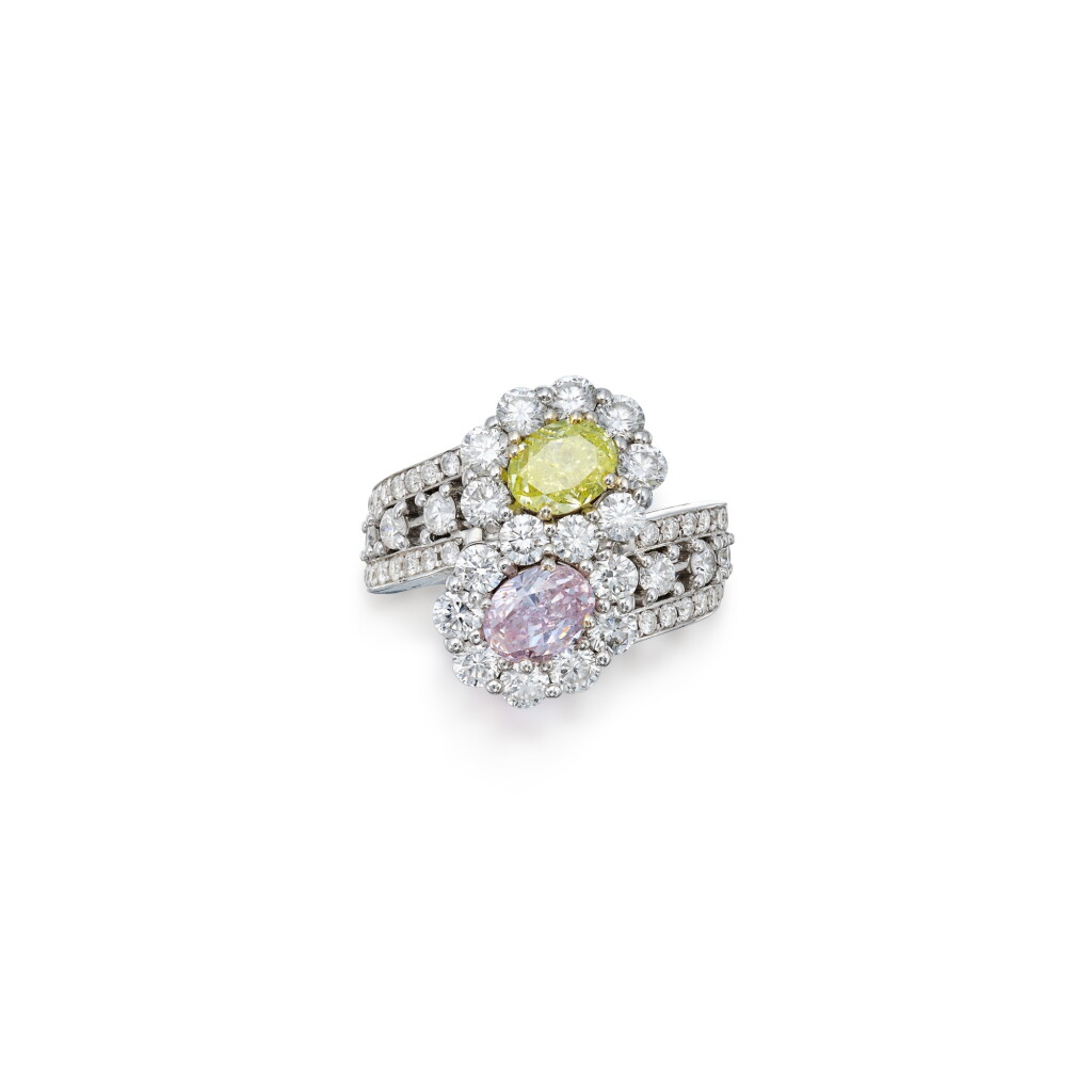View full screen - View 1 of Lot 105. Fancy Intense Green-Yellow Diamond, Light Pink Diamond and Diamond Ring | 濃彩綠黃色鑽石、淡粉紅色鑽石及鑽石戒指.