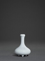 A small clair-de-lune garlic-mouth vase, Seal mark and period of Qianlong | 清乾隆 天藍釉三足小蒜頭瓶 《大清乾隆年製》款