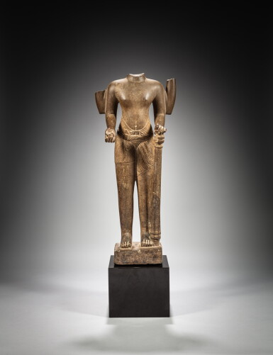 View full screen - View 1 of Lot 163. A superb sandstone statue of Vishnu, Cambodia, Angkor period, 11th century | 高棉 吳哥王朝十一世紀 砂岩雕毗濕奴立像殘件.