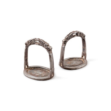 View full screen - View 1 of Lot 178. A rare pair of inlaid iron stirrups, Possibly East Tibet, or Ming dynasty, Wanli period | 西藏東或明萬曆 鐵馬蹬一對.
