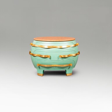 View full screen - View 1 of Lot 139. Commode, pièce unique.