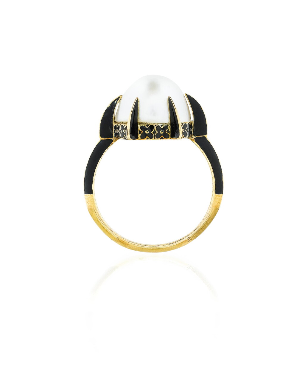View full screen - View 1 of Lot 23. Bague demi-perle de culture et émail, "Trèfles et Griffes" | Cultured half-pearl and enamel ring, 'Clovers and Claws'.