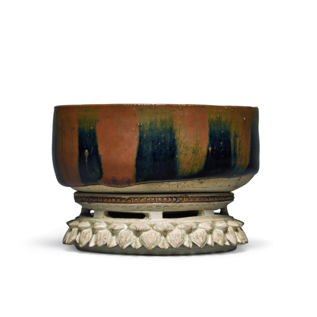 View full screen - View 1 of Lot 501. A brown-glazed russet-splashed bowl, Jin dynasty | 金 黑釉醬斑盌 .