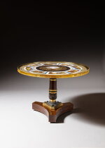 Table en placage ébène d’Asie, bronze doré, bronze patiné et peinture sous-verre d'époque Louis-Philippe, vers 1840, les peintures par Antoine-Patrice Guyot (1777-1845)
