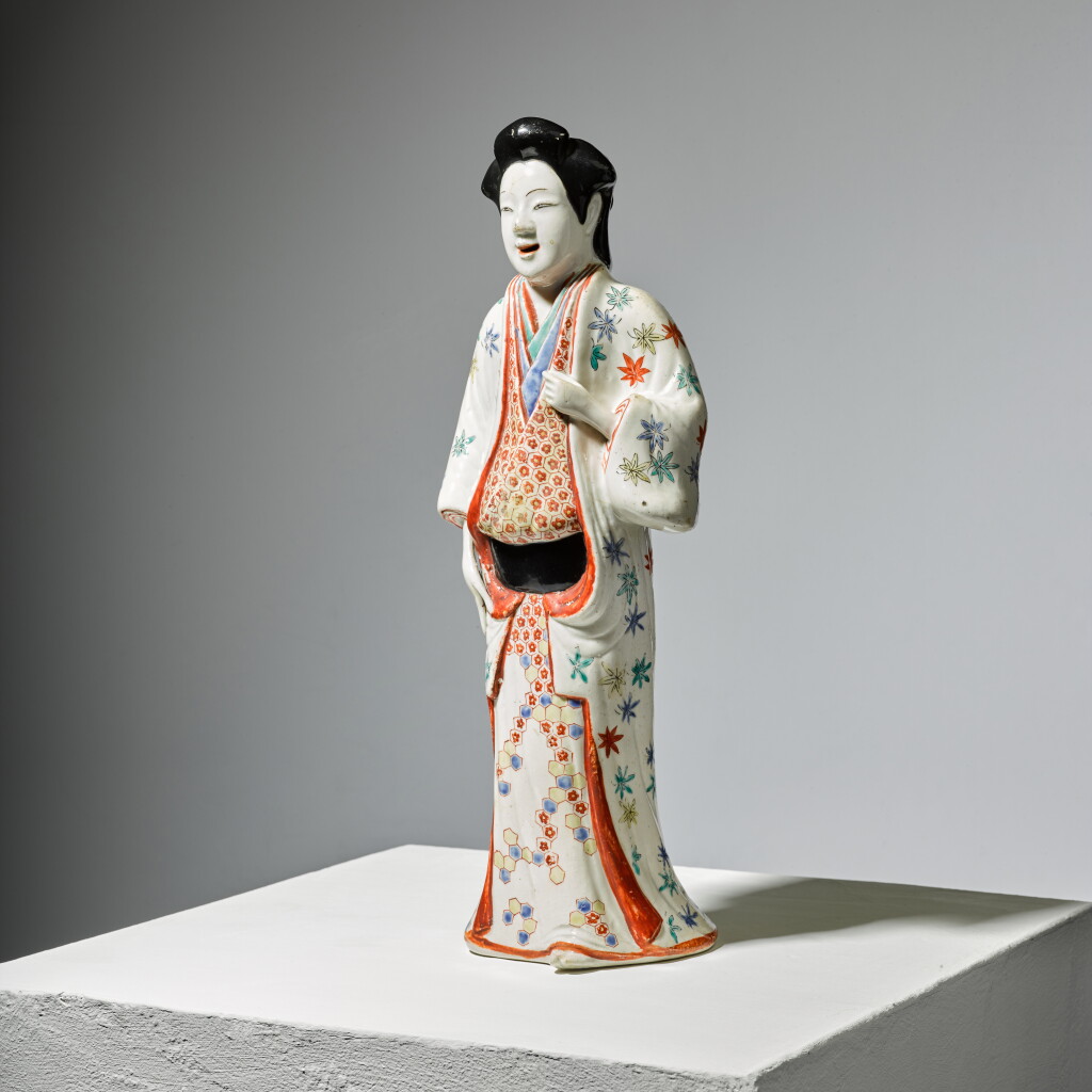 View full screen - View 1 of Lot 8. A Kakiemon figure of a bijin | Edo period, late 17th century.