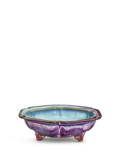 View full screen - View 1 of Lot 5089. An exceptional imperial Junyao hexalobed narcissus bowl, Early Ming dynasty | 明初 鈞窰玫瑰紫釉三足葵式水仙盆奩 底刻「六」字、「建福宮」、「竹石假山用」款.