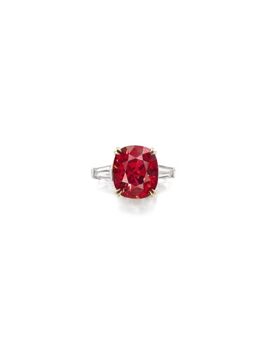 View full screen - View 1 of Lot 1618. Spinel and Diamond Ring | 10.39克拉 天然「緬甸」尖晶石 配 鑽石 戒指.