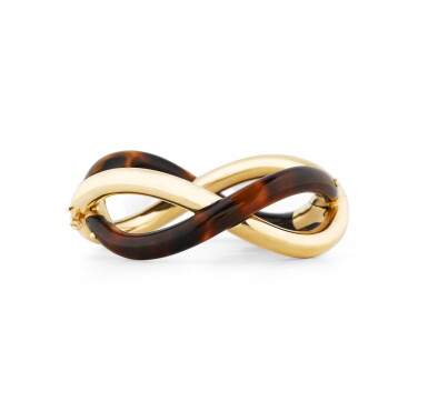 View full screen - View 1 of Lot 134. BOUCHERON | BRACELET ÉCAILLE DE TORTUE ET OR | TORTOISESHELL AND GOLD BRACELET.
