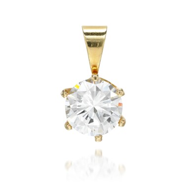 View full screen - View 1 of Lot 21. DIAMOND PENDANT.