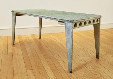 全萤幕检视 - 查看14Refectory Table的1