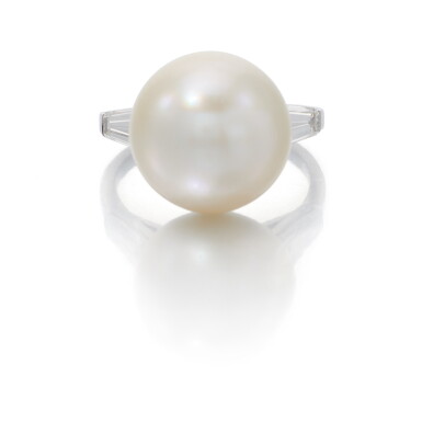 View full screen - View 1 of Lot 41. NATURAL PEARL AND DIAMOND RING (ANELLO CON PERLA NATURALE E DIAMANTI).
