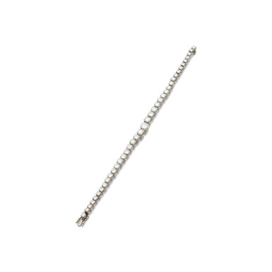 View full screen - View 1 of Lot 973. Diamond bracelet.