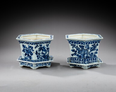 View full screen - View 1 of Lot 118. A pair of blue and white hexagonal 'floral' jardinieres, Qing dynasty, 19th century | 清十九世紀 青花六方花盆一對.