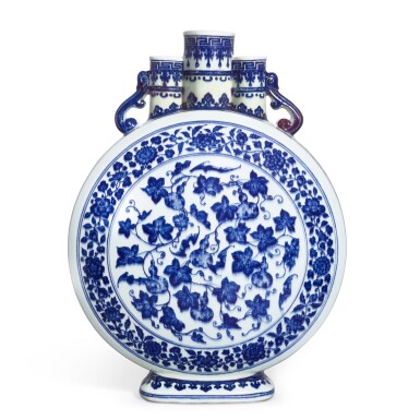 View full screen - View 1 of Lot 42. A large blue and white triple-necked moonflask, Seal mark and period of Yongzheng | 清雍正 青花蝙蝠葫蘆纏枝花卉紋三口抱月瓶 《大清雍正年製》款.