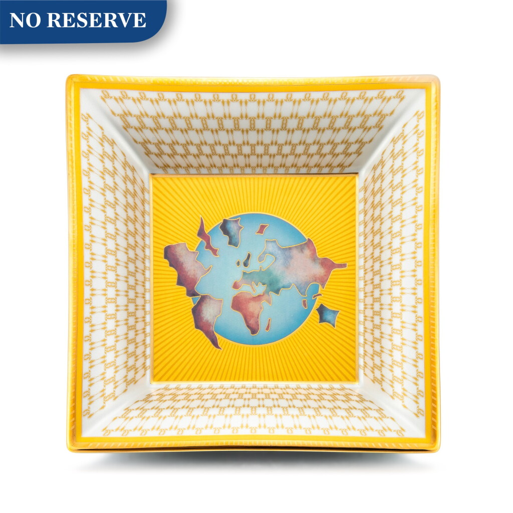 View full screen - View 1 of Lot 9228. Patek Philippe | Porcelain de Limoges, A commemorative Limoges porcelain and enamel dish, Circa 2019 | 百達翡麗 | Porcelain de Limoges 利摩日陶瓷及琺瑯擺飾盤,約2019年製.
